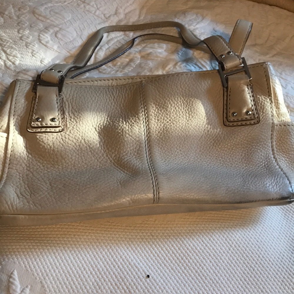 Fossil leather shoulder bag.